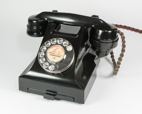 GPO 332L Bakelite telephone