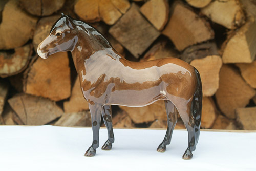 Front view of Beswick Exmoor Pony model 1645 Heatherman