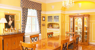 antique dinning room